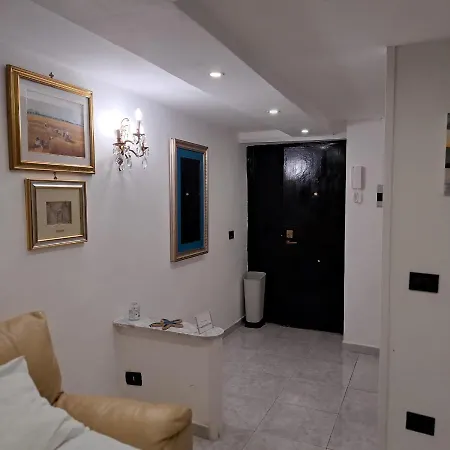 Centro Storico S Chiara House アパート *